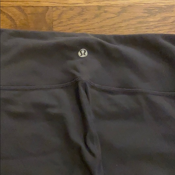 Lululemon reversible capris - Picture 2 of 4